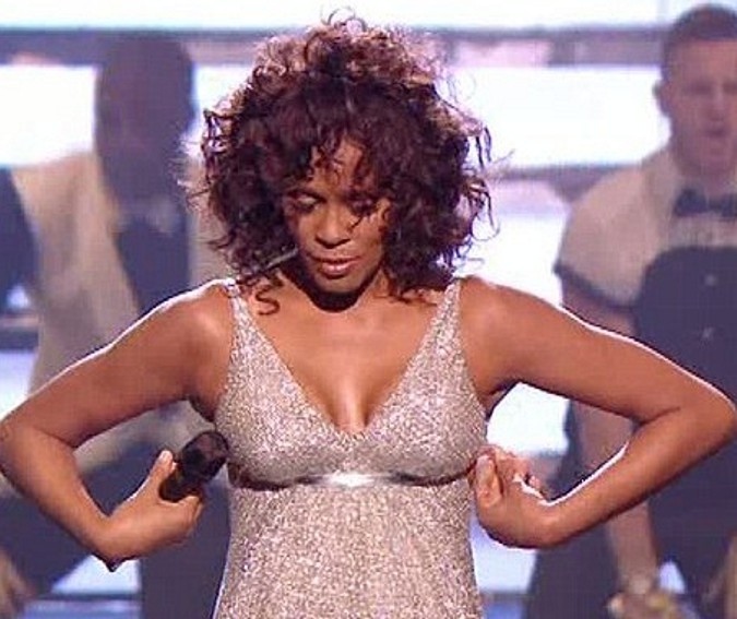 La cantante y actriz estadounidense Whitney Houston ingresó nuevamente en u...